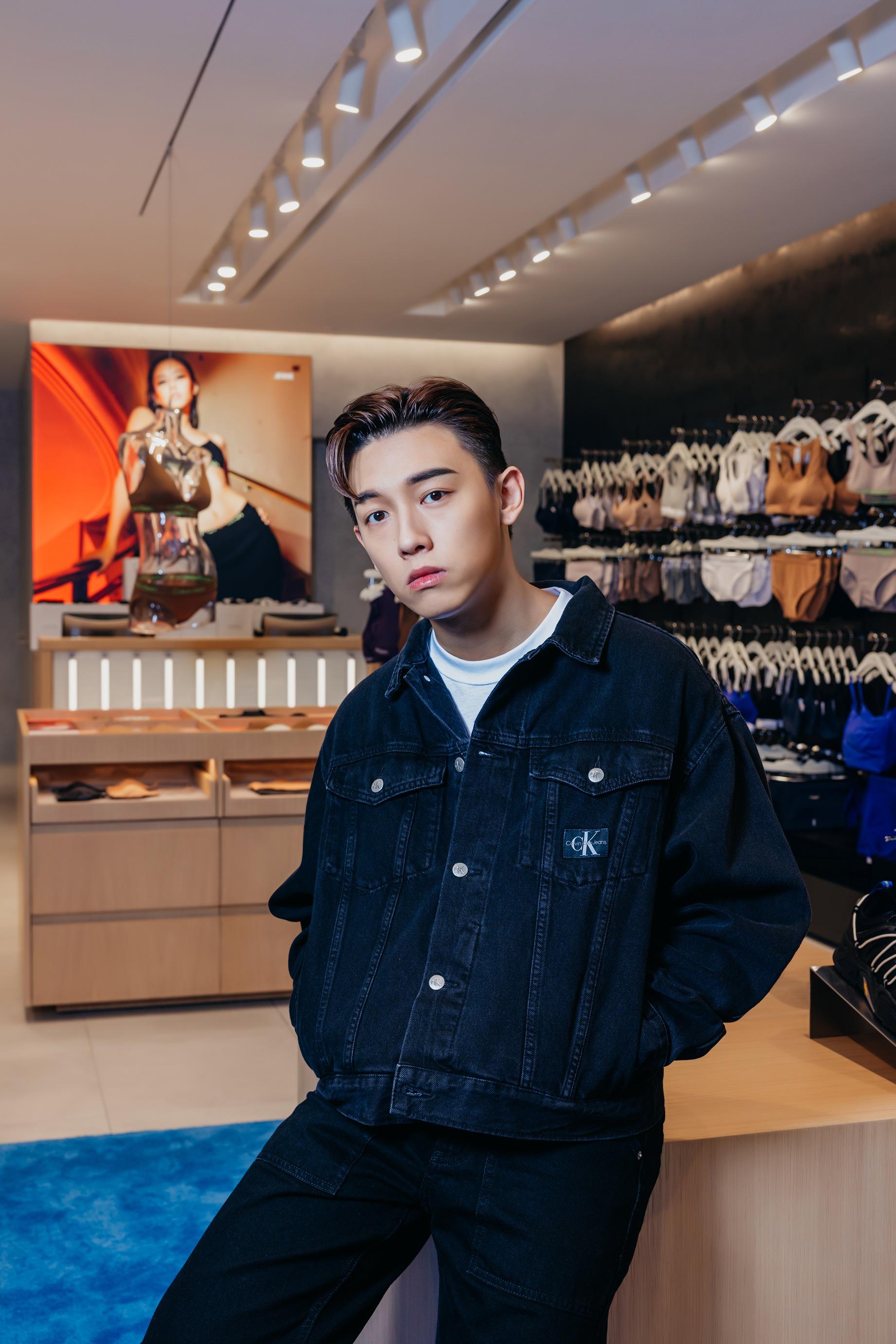 MC張天賦示範Calvin Klein秋季穿搭。