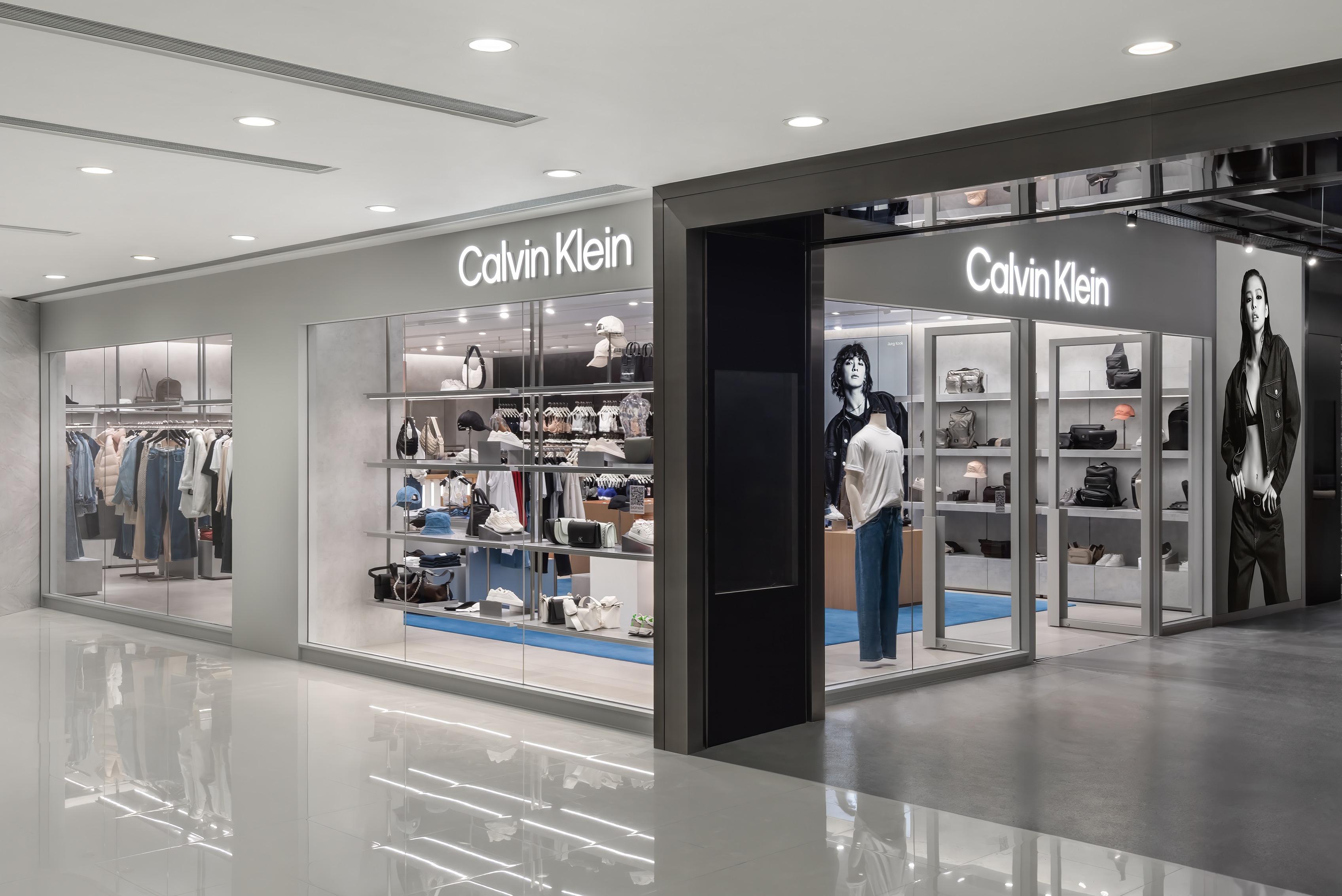 新店除了一系列標誌性內衣外,更增加鞋履和手袋等配飾款式。