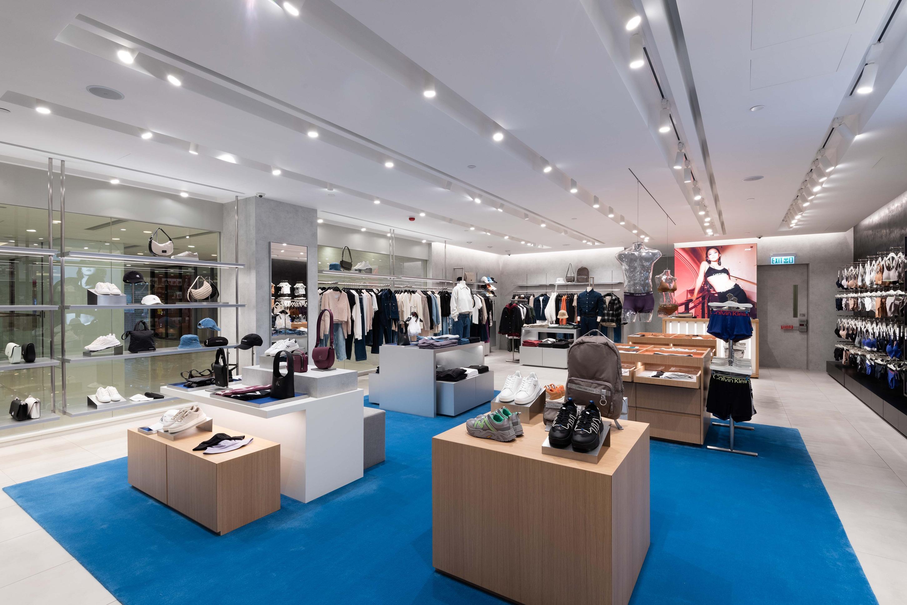 新店除了一系列標誌性內衣外,更增加鞋履和手袋等配飾款式。