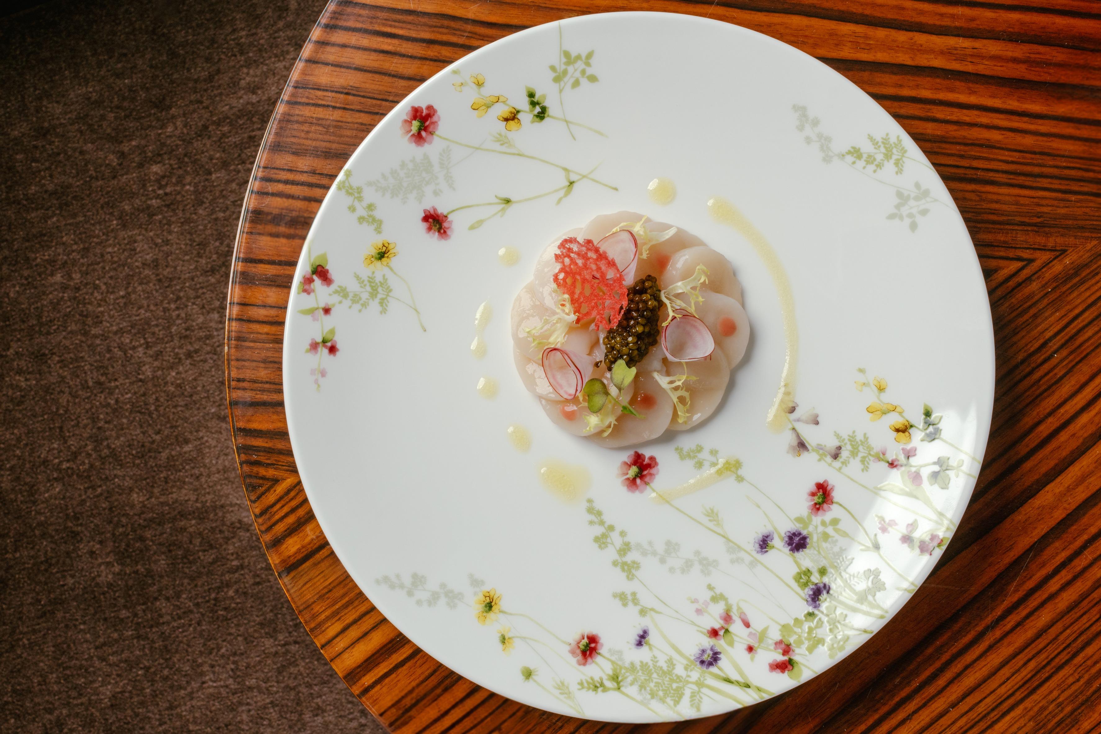 北海道帶子薄片伴魚子醬