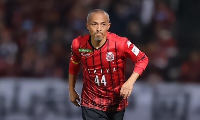 老牌日本國腳小野伸二在44歲生日宣布退役。(日職聯圖片)