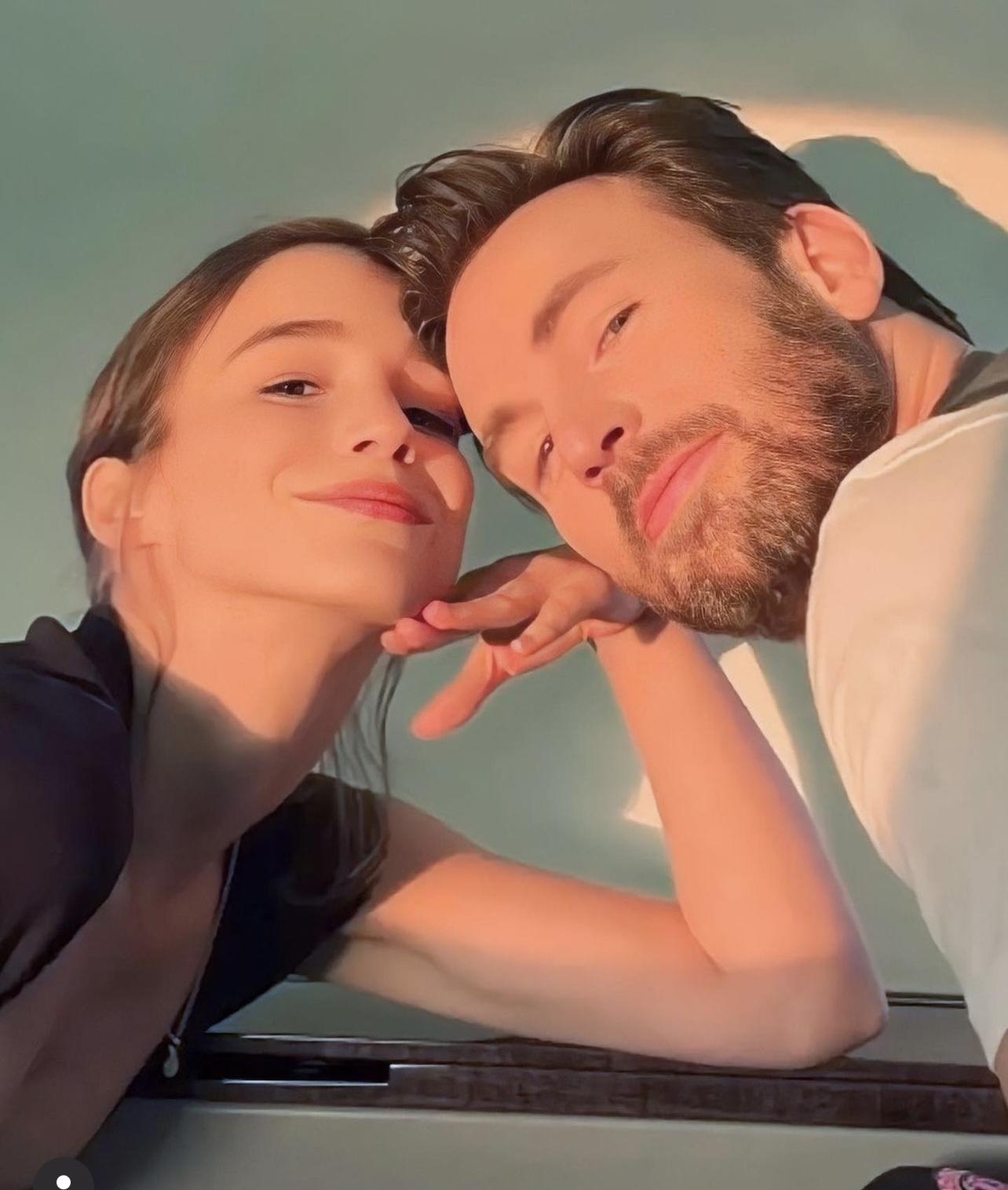 Chris Evans與26歲葡萄牙女星Alba Baptista低調結婚。