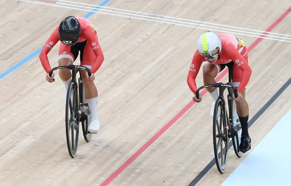 場地單車香港代表吳思穎與楊礎搖在爭先賽對賽。(港協暨奧委會圖片)