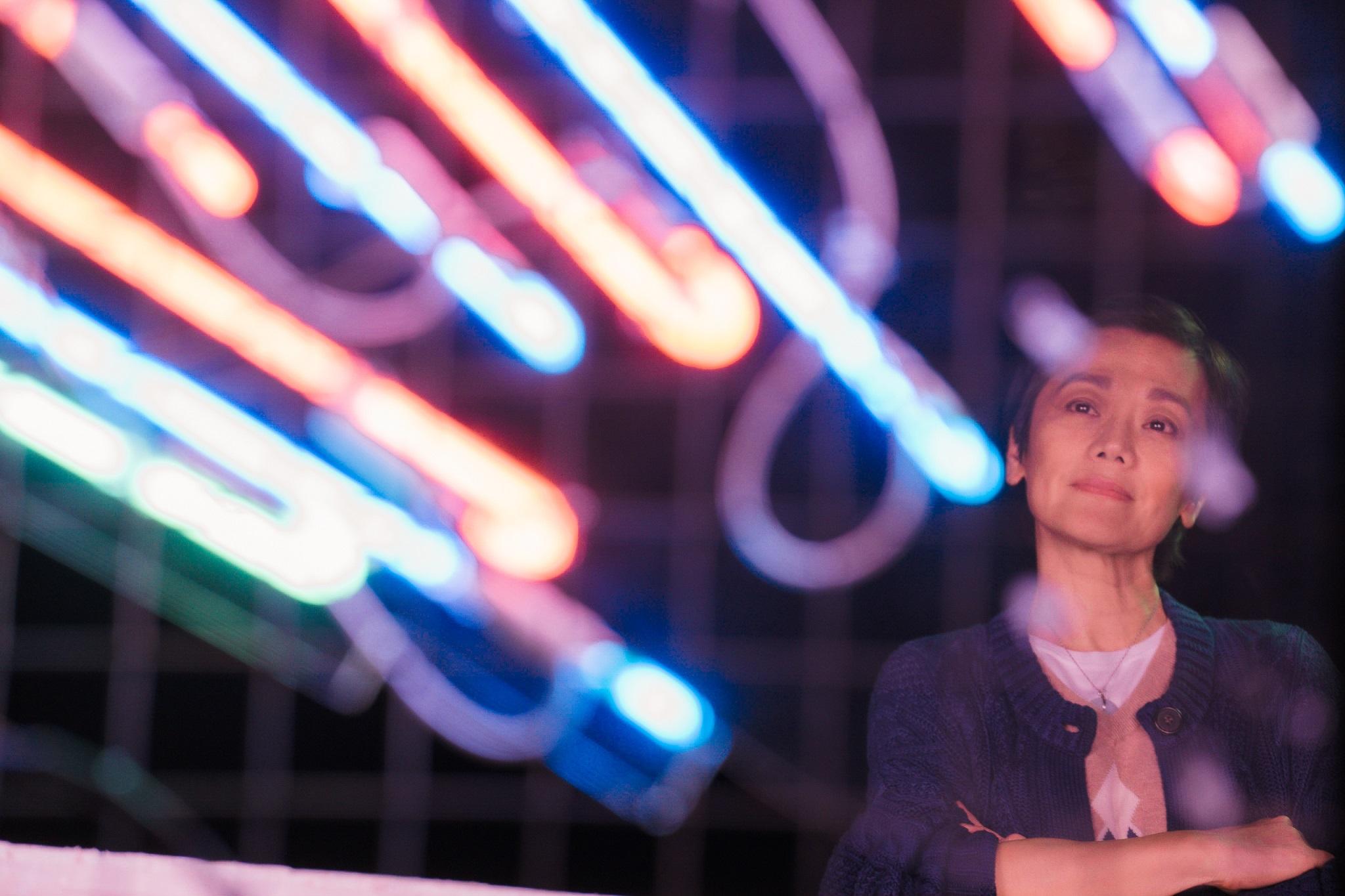 《燈火闌珊》代表香港出戰奧斯卡國際影片獎,張艾嘉認為是把香港的霓虹燈再亮起來。