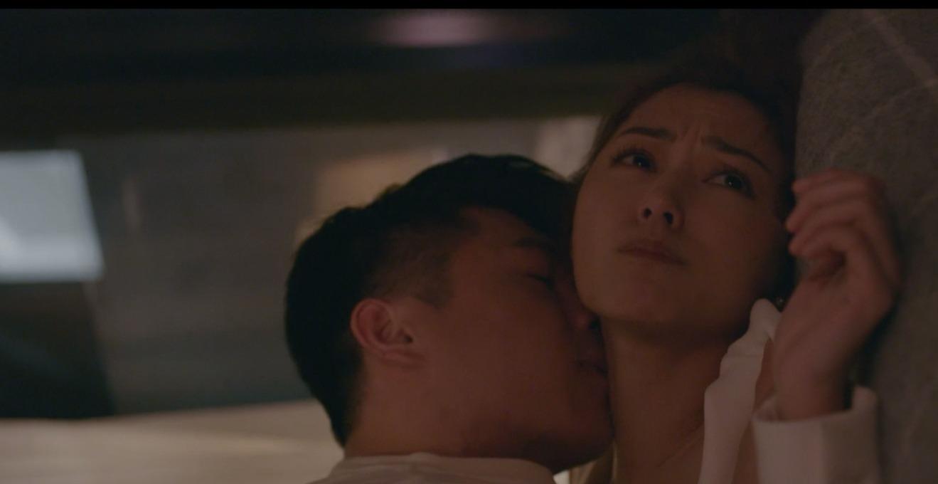 衞詩跟柯煒林首場肉搏戲,卻在浪漫氣氛下忽然作嘔。