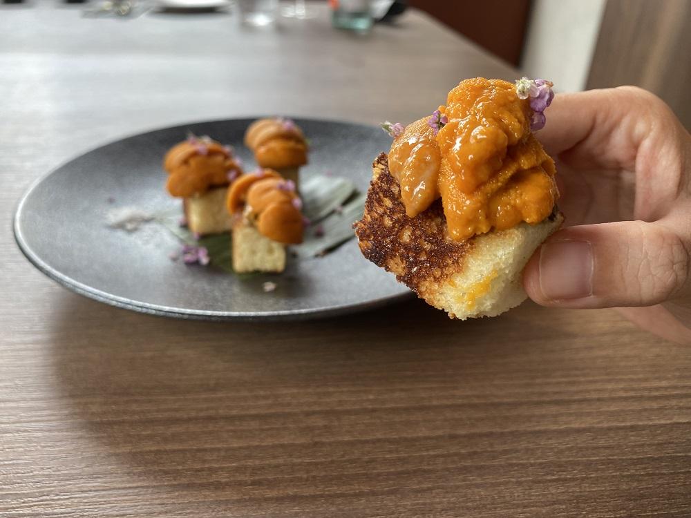 OZAKAYA除了,更有其他特色小食,包括串燒雞翼、串燒牛舌、海膽多士、雜錦刺身及照燒汁免治雞肉串等。