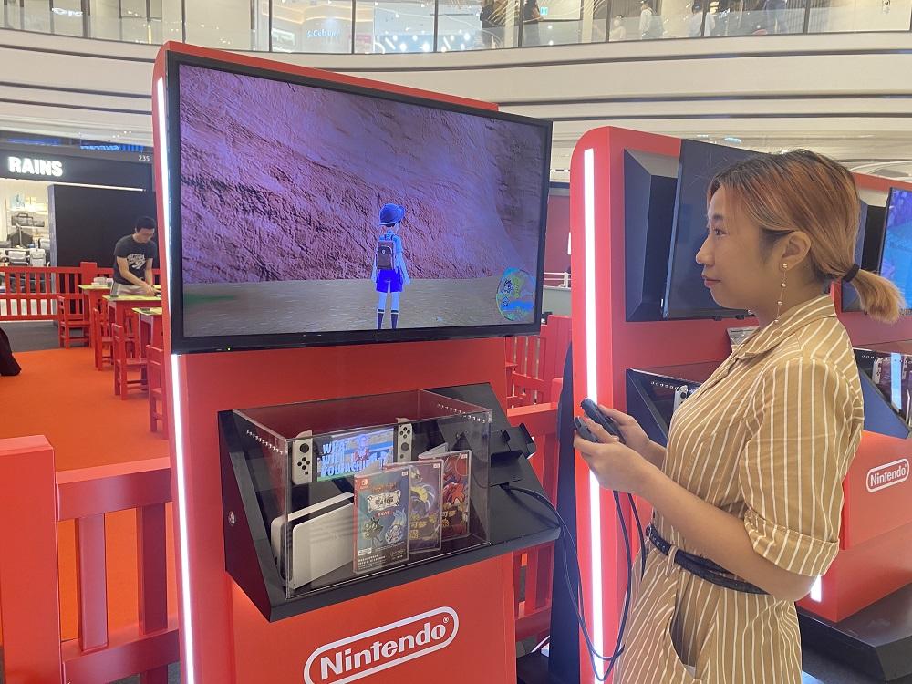 《寶可夢 朱/紫》、《名偵探皮卡丘 閃電回歸》打卡區|適逢《寶可夢 朱/紫》付費新增內容《零之秘寶》「前篇:碧之假面」現正發佈中,會場特設《寶可夢 朱/紫》試玩,讓一眾準寶可夢訓練家一嘗捕捉寶可夢和參與對戰的樂趣。