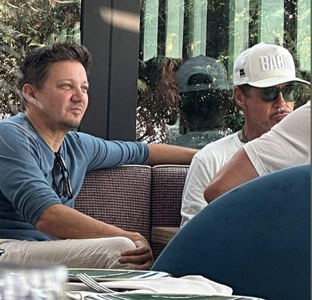 有粉絲野生捕獲鷹眼Jeremy Renner和羅拔唐尼在波士頓餐廳進餐。