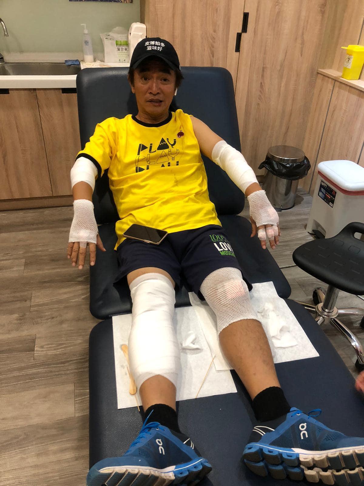 KID曬出吳宗憲照片,透露吳宗憲工作敬業。(圖/翻攝自KIDFacebook)