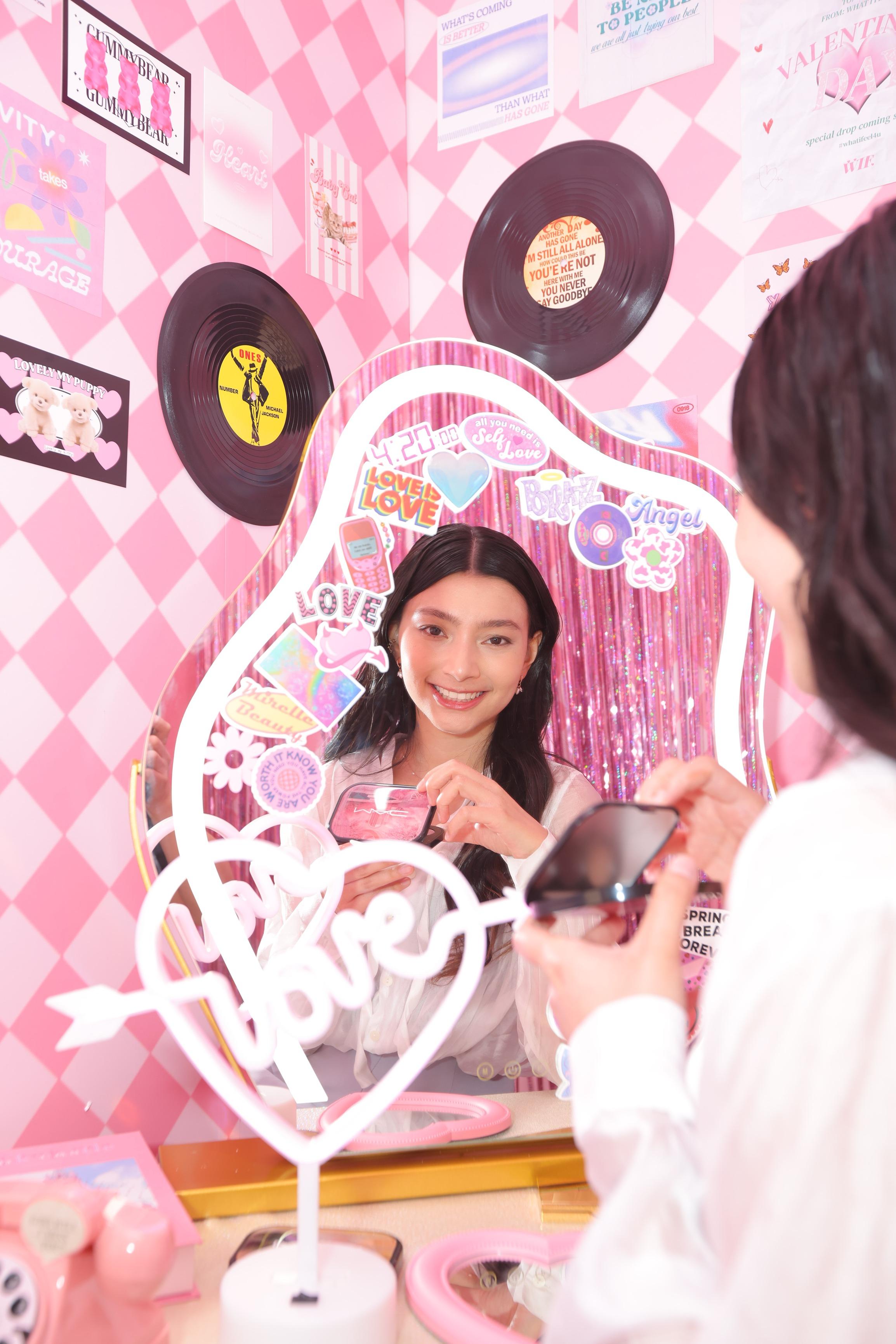 特色化妝間及自拍區