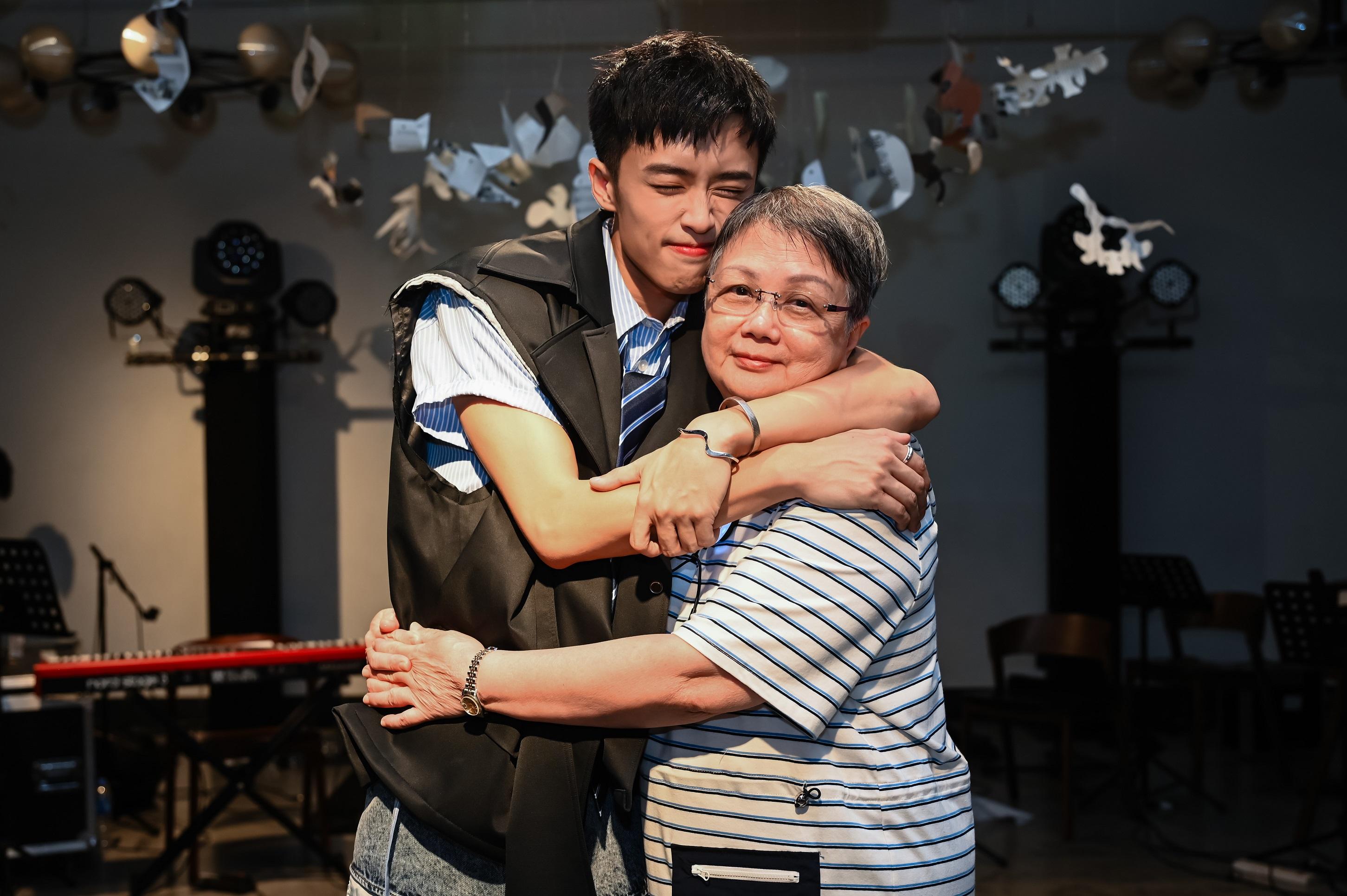 顧定軒今日29歲生日,早前開首個個人音樂會獲嫲嫲捧場。