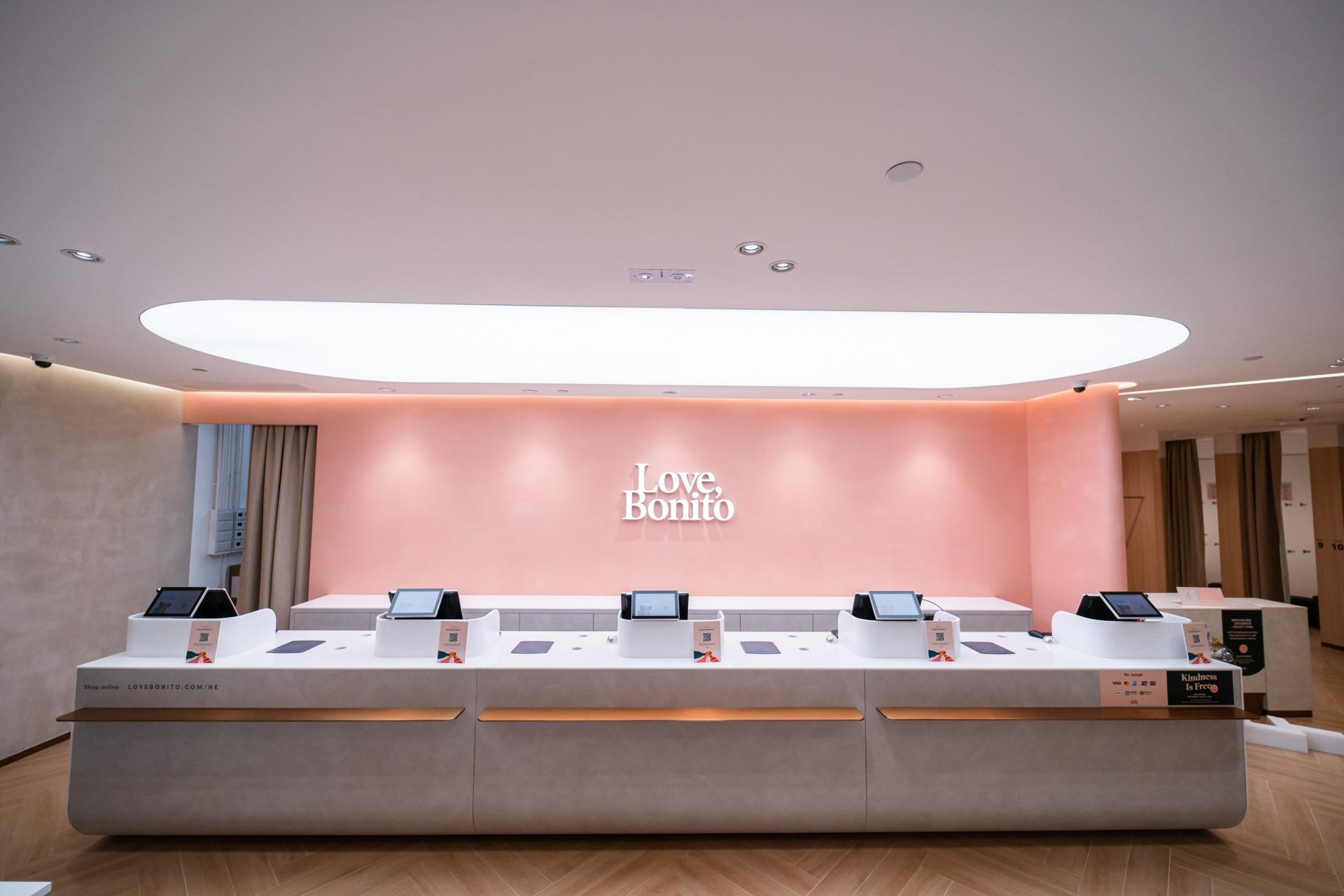 Love, Bonito皇室堡旗艦店