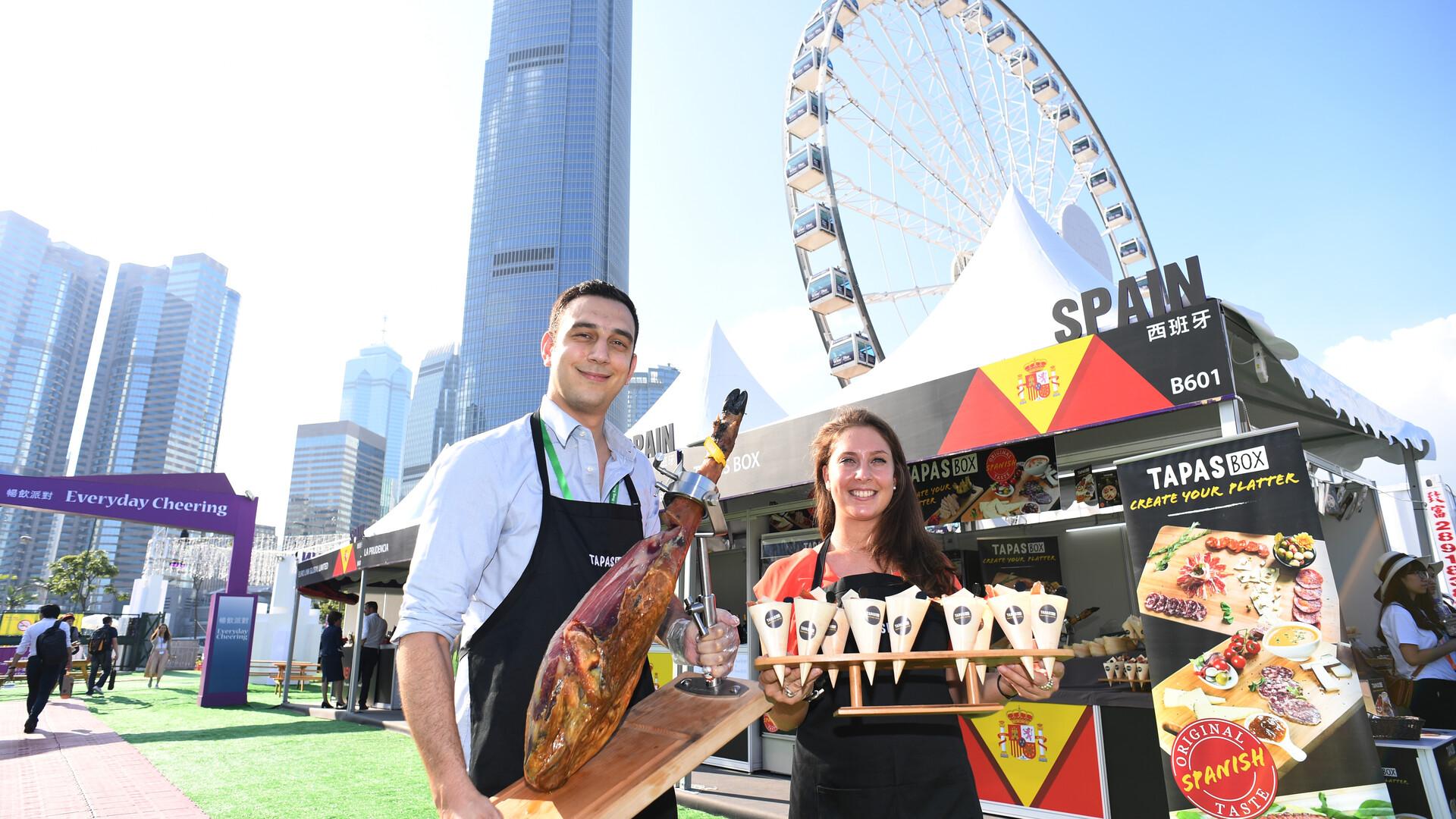 香港夜繽紛|旅發局:跨年倒數將回復疫前規模 11月將向旅客送出100元餐飲券(旅發局圖片)