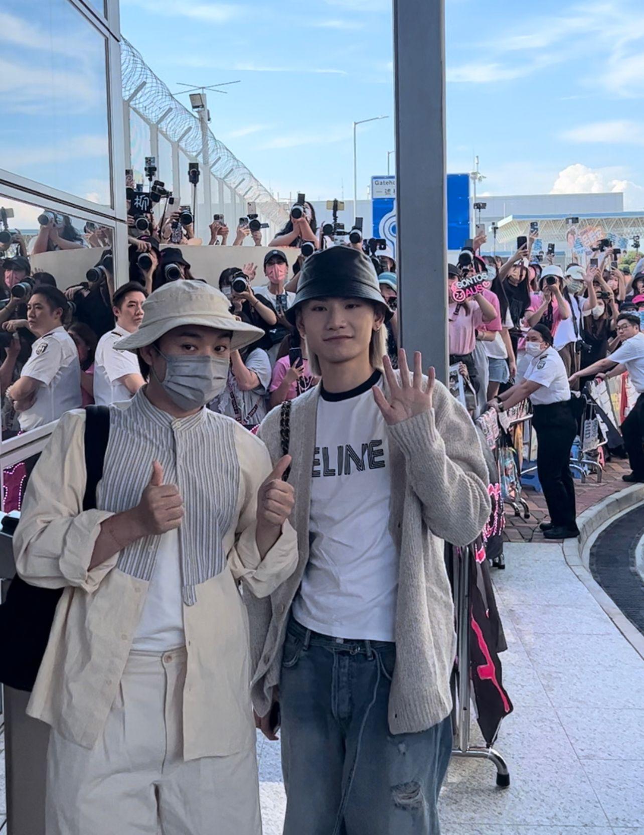 Jer孖Jeremy同車到場。