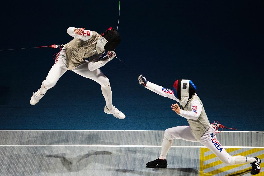 香港男子花劍隊四強對南韓。(港協暨奧委會圖片)