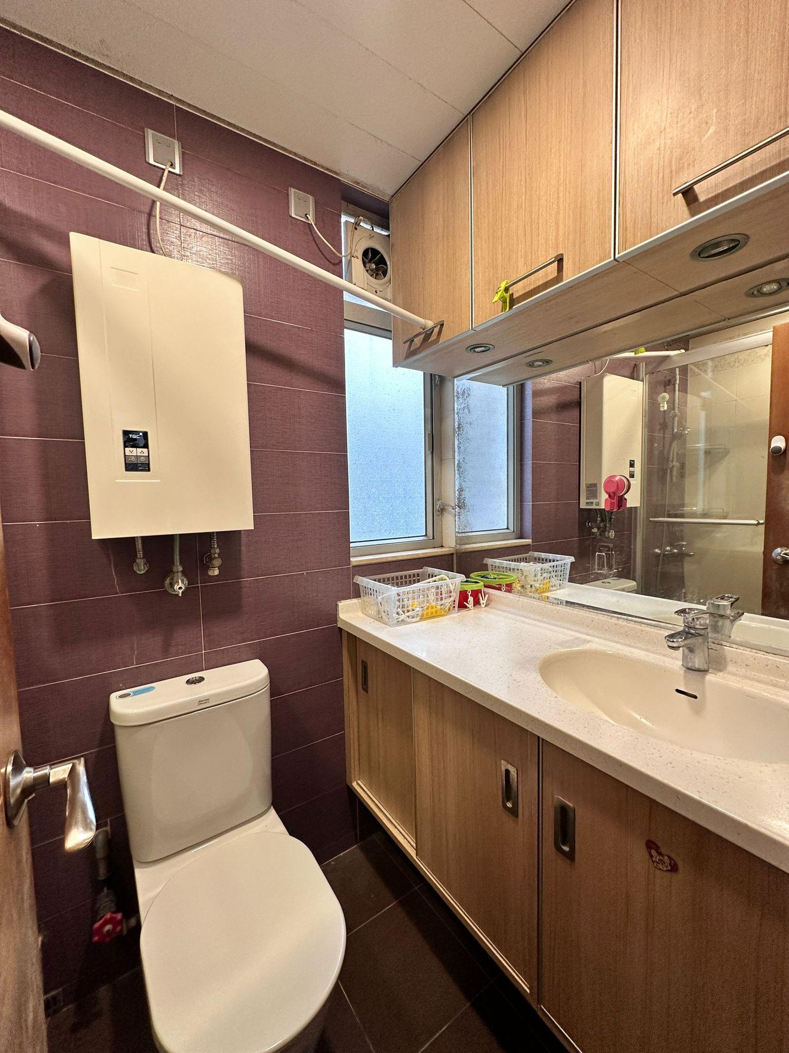 浴室裝修企理,明廁設計通爽衛生。(代理提供)