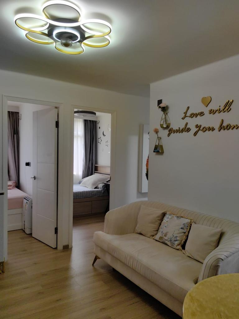 單位附有新淨雅緻裝修,採「眼鏡房」設計,間隔實用。(代理提供)