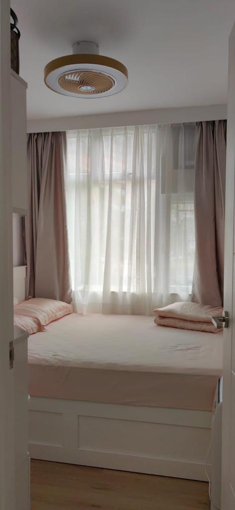 主人房裝修簡約舒服。(代理提供)