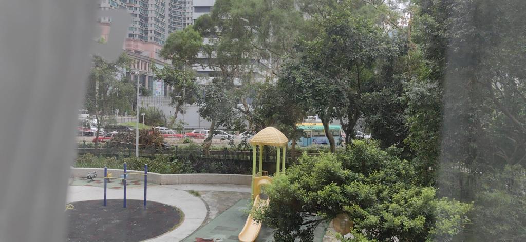 單位雖位處極低層,惟面向公園,景觀清靜開揚。(代理提供)