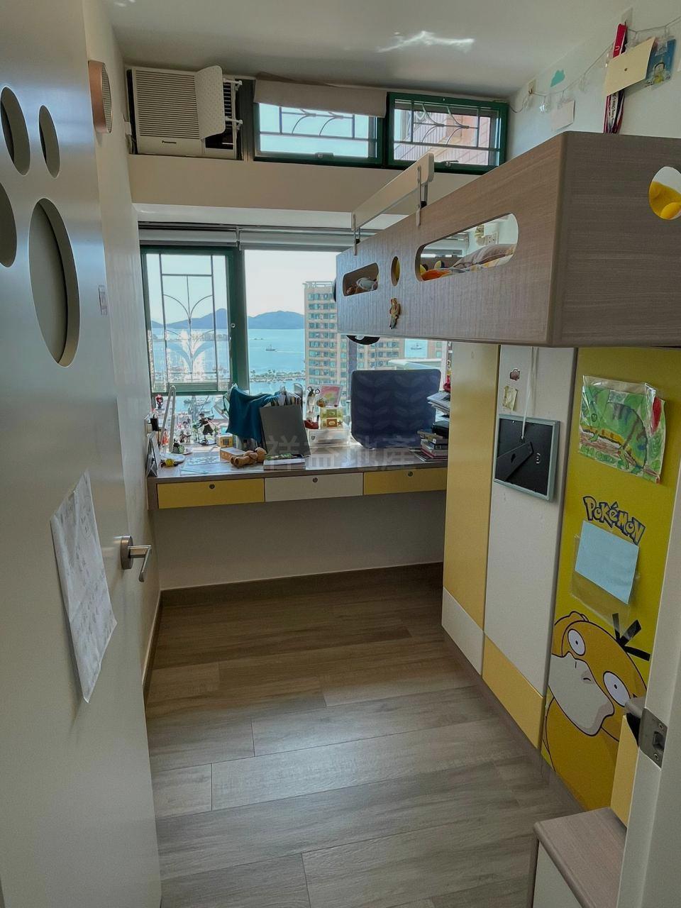 單位附設不少訂製傢俬,新淨實用。(代理提供)