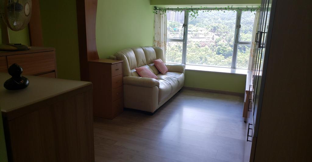 單位裝修企理,外望山景,室內採光度充足。(代理提供)