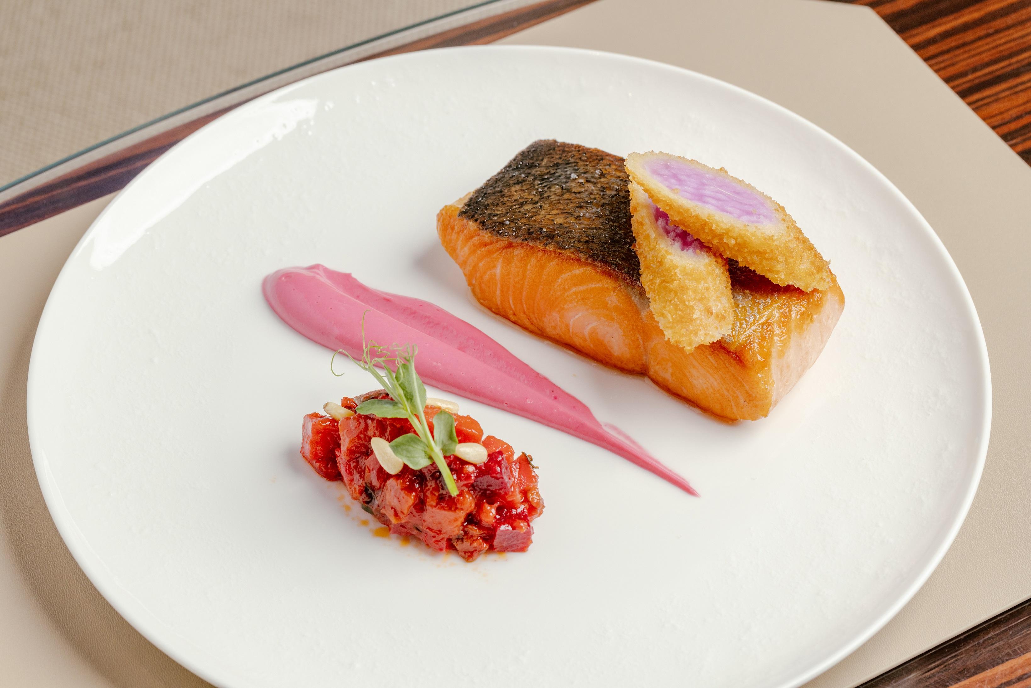 香煎三文魚伴意式燴菜