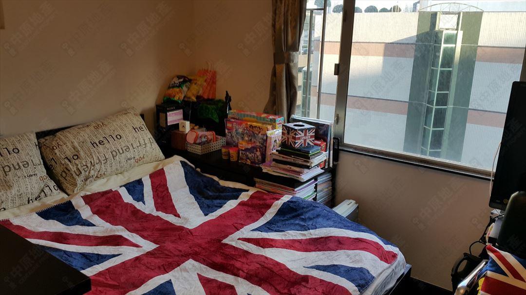 睡房窗外大,採光度高。(代理提供)