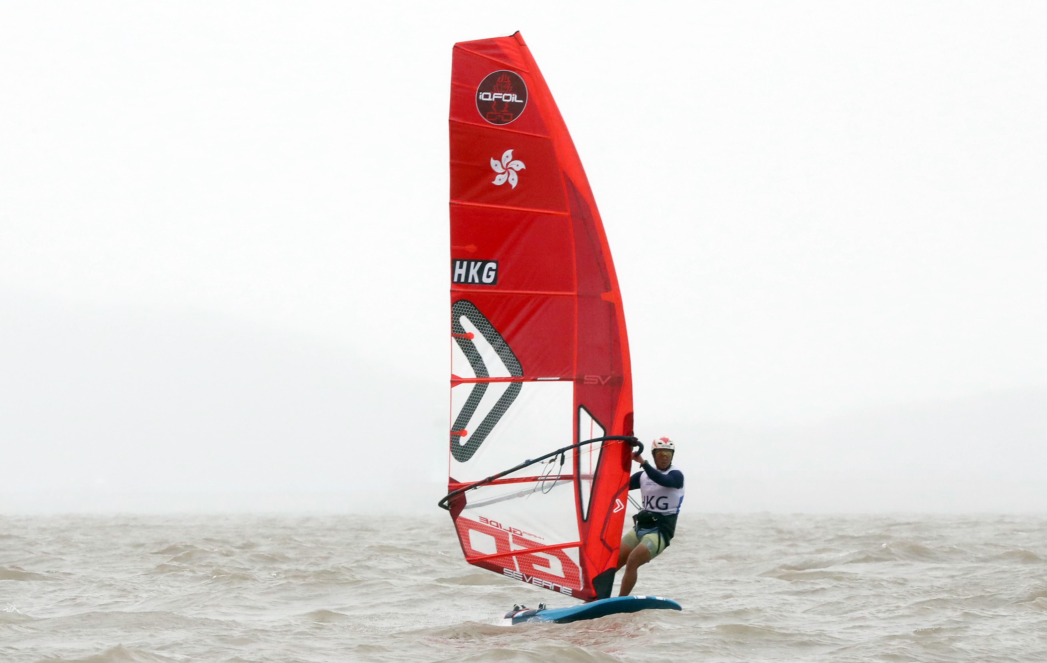 香港男子滑浪風帆iQFOiL代表鄭清然。(港協暨奧委會圖片)