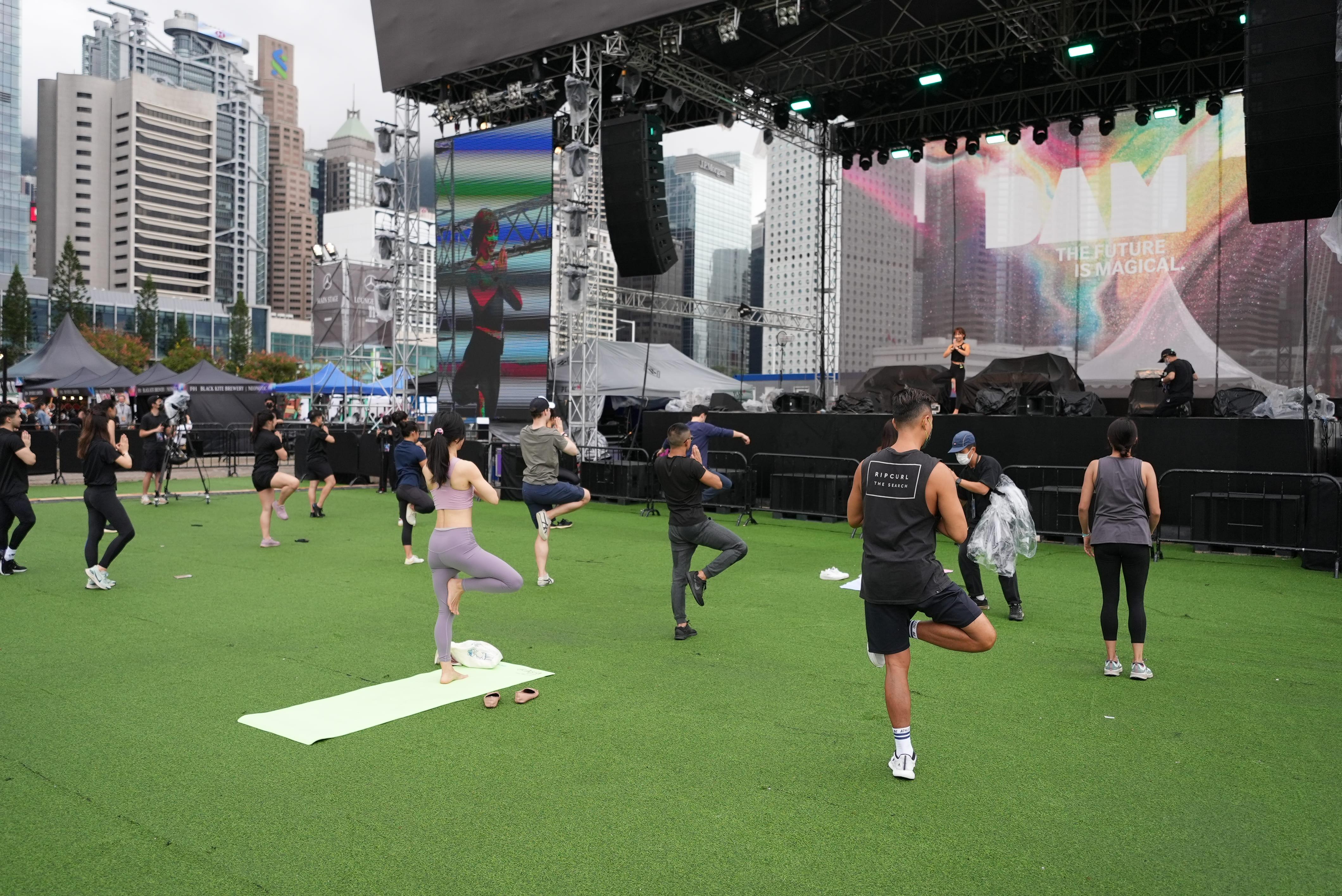 大會亦有其他精彩多元的日間節目,包括戶外瑜伽及新興運動等的嶄新體驗,以及現場DJ帶來的多重音感享受。