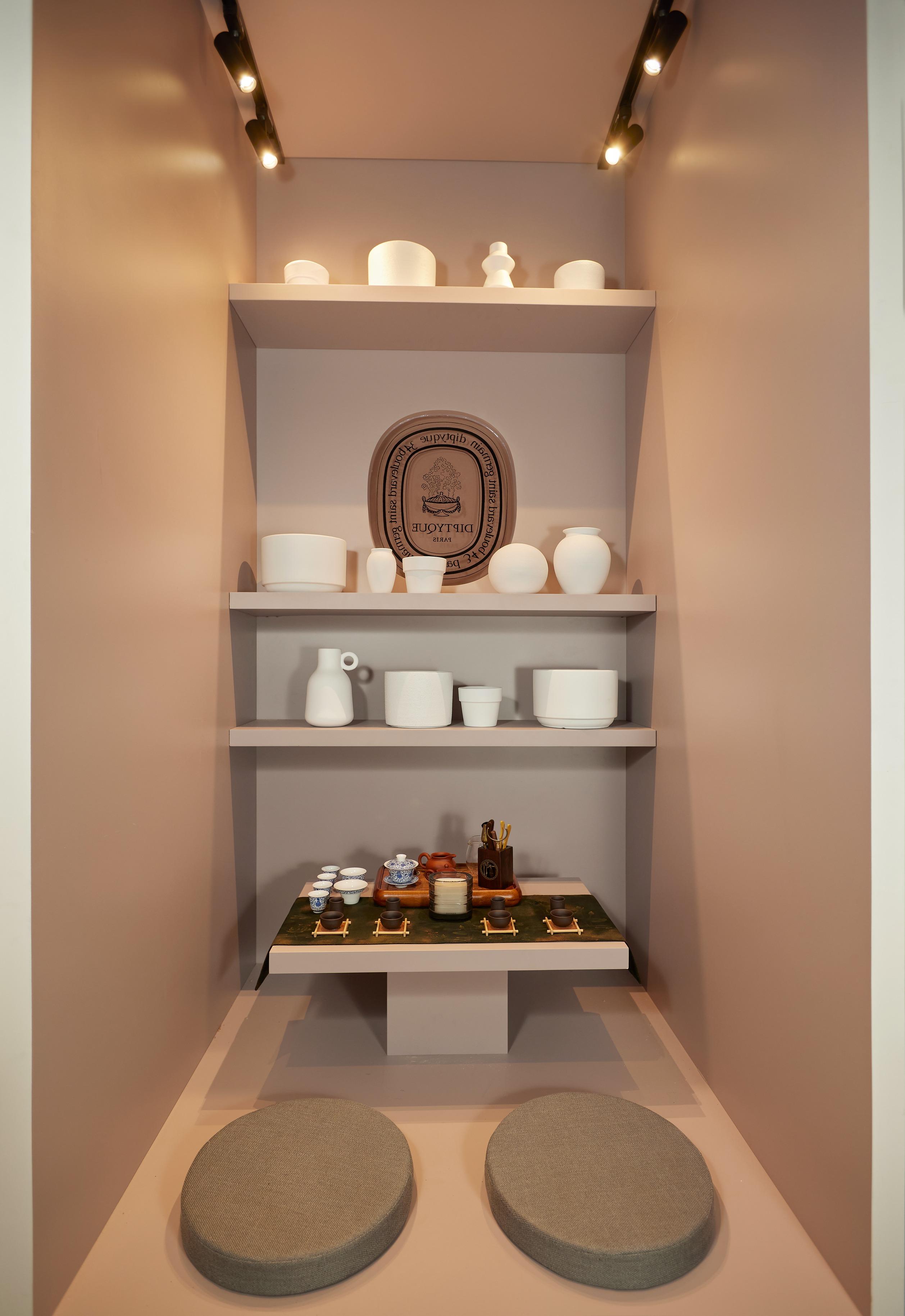 訪客可沉浸在5個精心設計的空間,每個區域代表一款蠟燭。