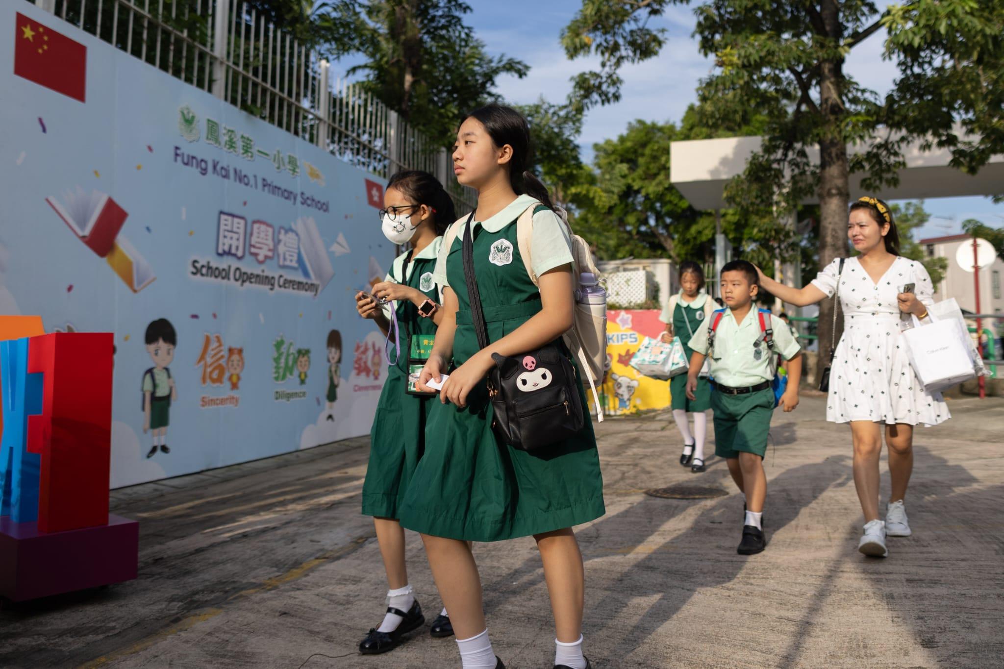 運輸署呼籲市民,特別學生應預留更充裕坐車坐船時間,預早出門。(蘇文傑攝)