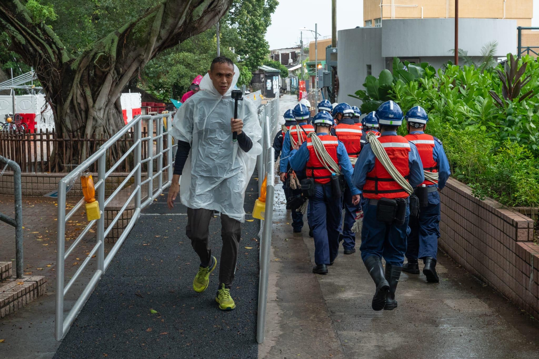 颱風蘇拉吹襲本港。(陳奕釗攝)