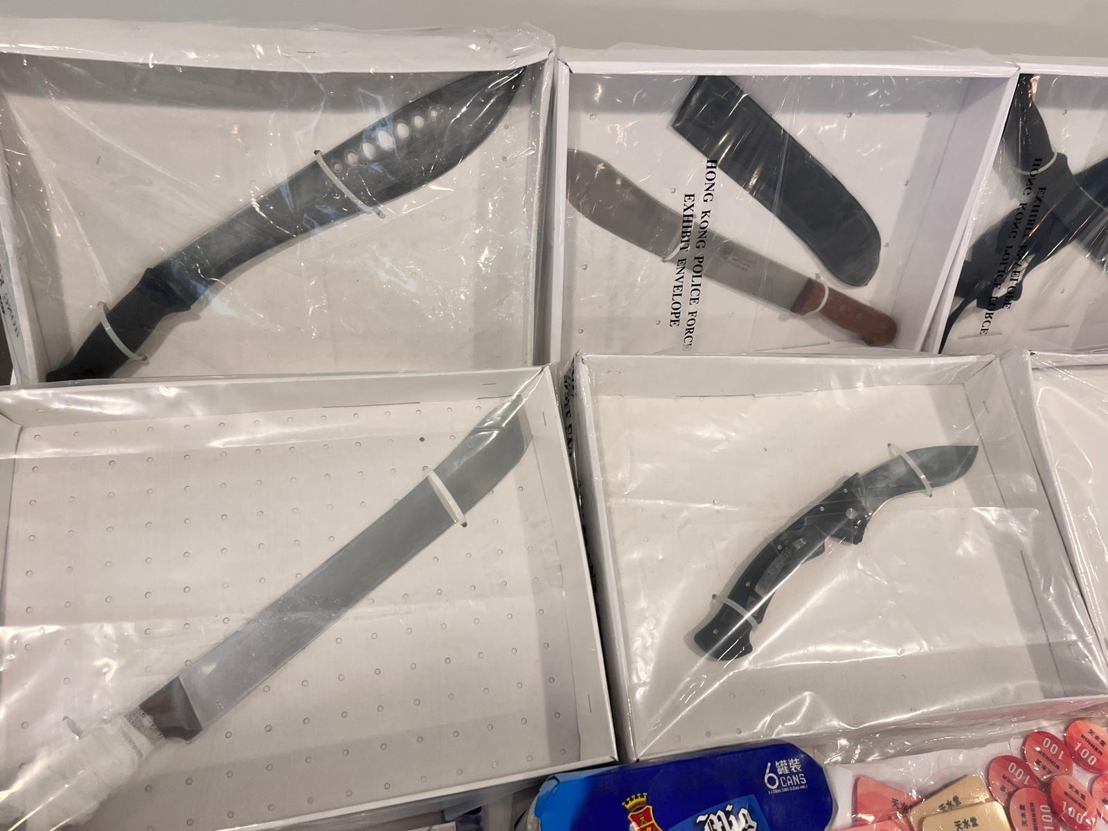 警反三合會行動拘372人 搗無牌酒吧非法賭檔賣淫處所等