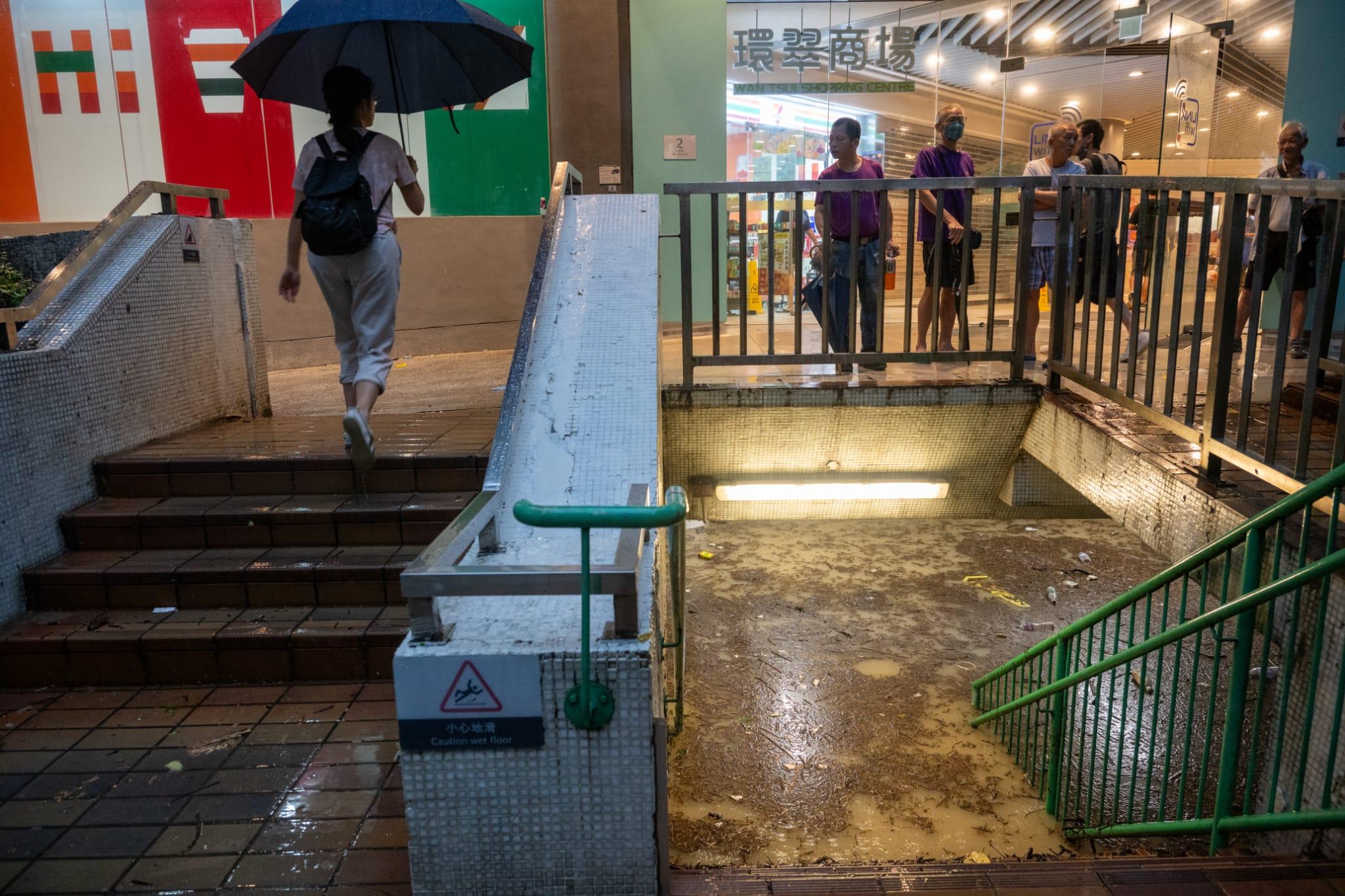 黑雨|天文台總部錄158.1毫米 1小時雨量破歷年紀錄