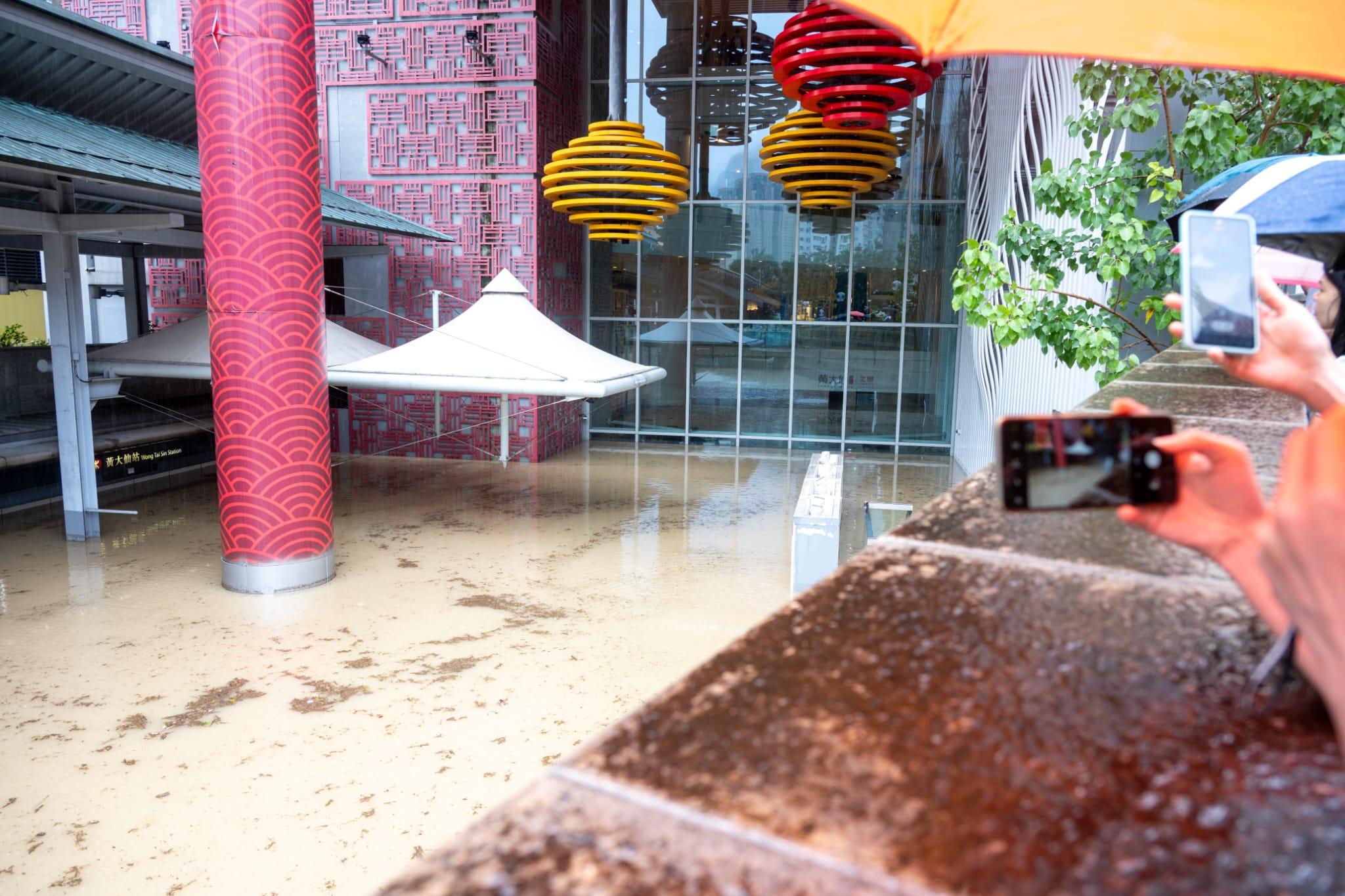 世紀暴雨|領展:正與商戶商討黃大仙北館租金 由保險公司點算租戶損失(資料圖片/陳奕釗攝)