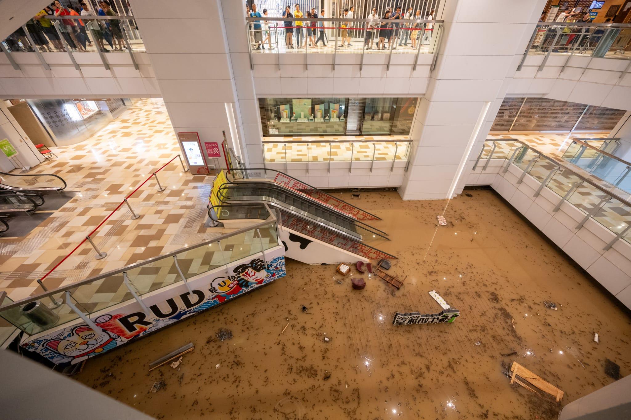 黑雨|梁榮武:不可再「馬照跑、舞照跳」 否則世界末日(陳奕釗攝)