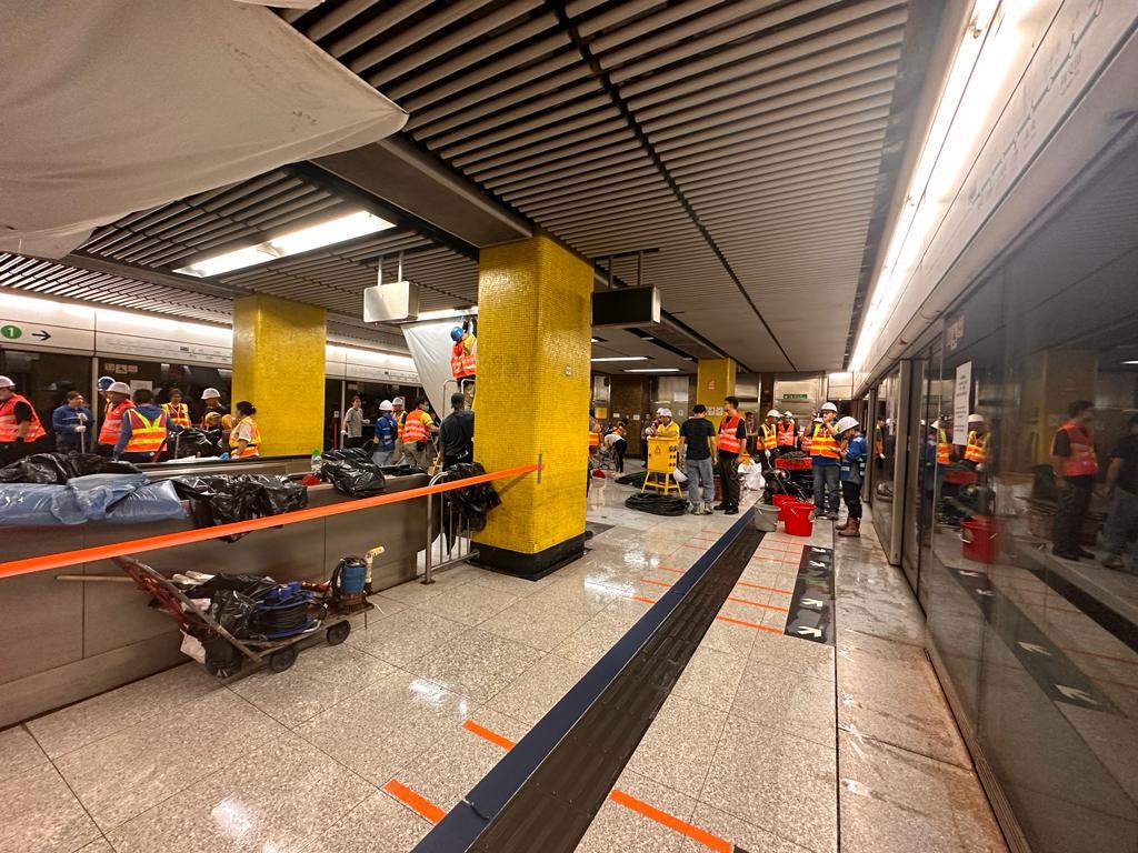 黑雨|港鐵黃大仙站重開月台仍漏水 觀塘綫全綫恢復服務
