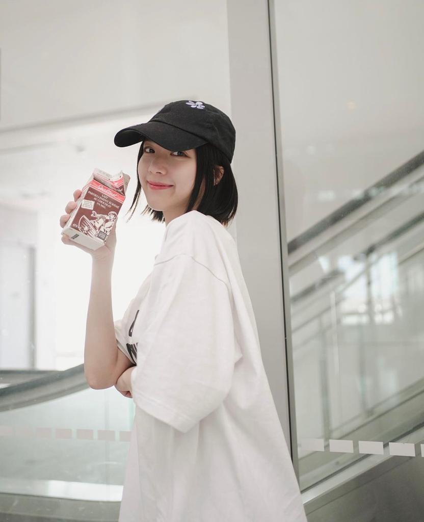 港女偏好休閒風。(圖片來源:Instagram@herachann)