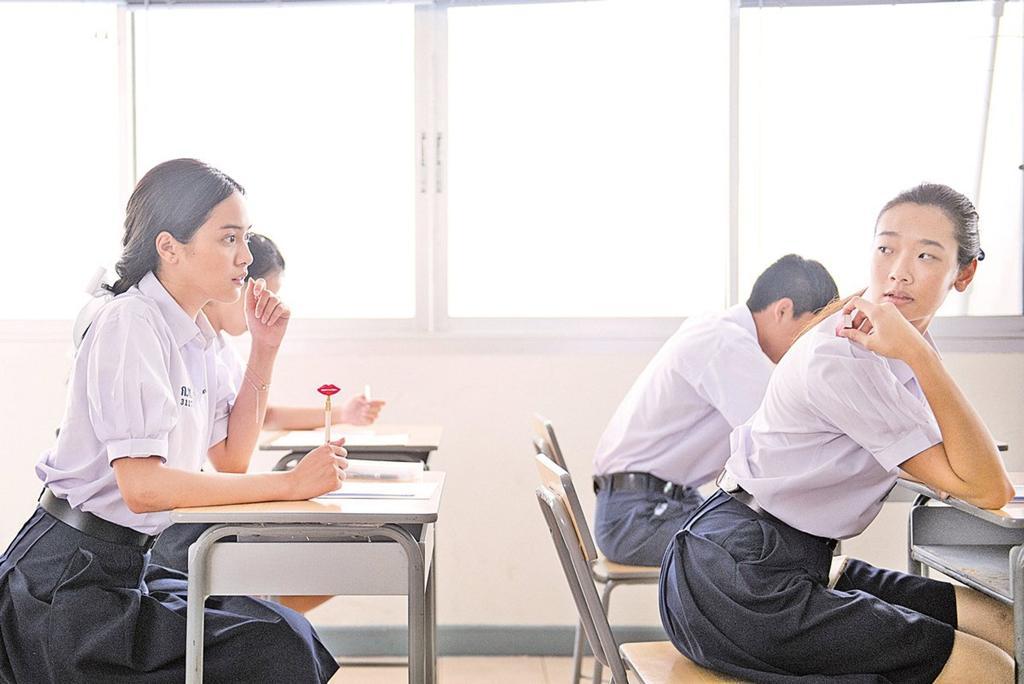 內地生串爆指香港考試程度淺白 主動提出可為考生補習(圖片來源:電影《出貓特攻隊》劇照)