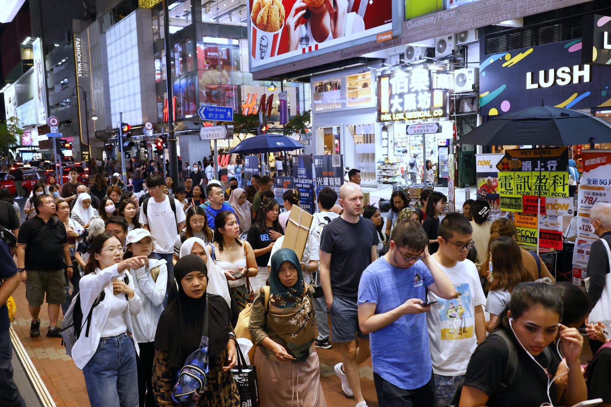 零售業界響應「香港夜繽紛」。(資料圖片)