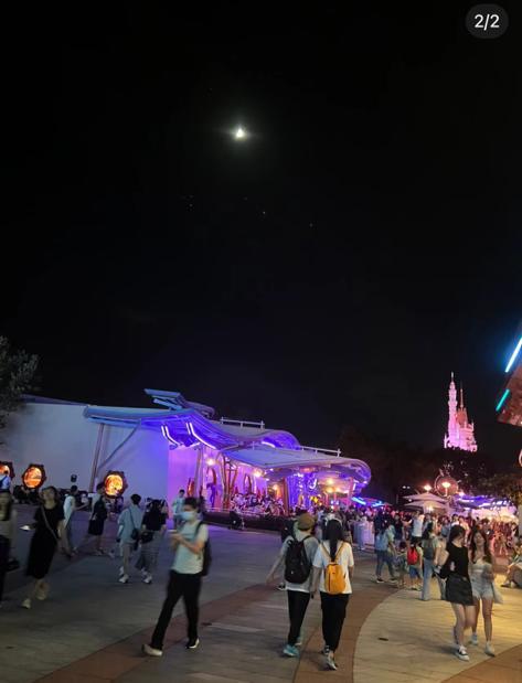 他表示自己問了洗手間的清潔員三次,他才回答說壞了。(圖片來源:小紅書)