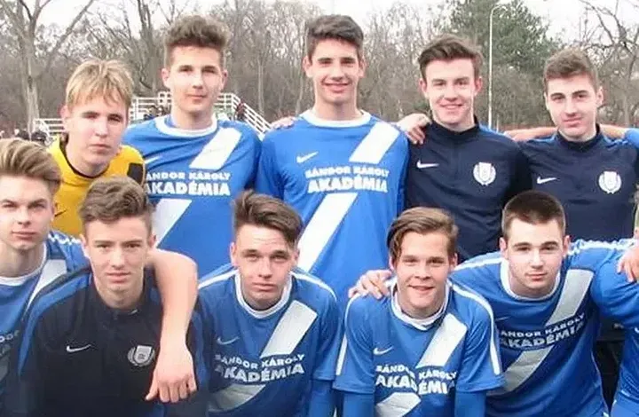 雖然蘇保斯拉爾只短短效力MTK一年,但在那裡得到良好栽培。