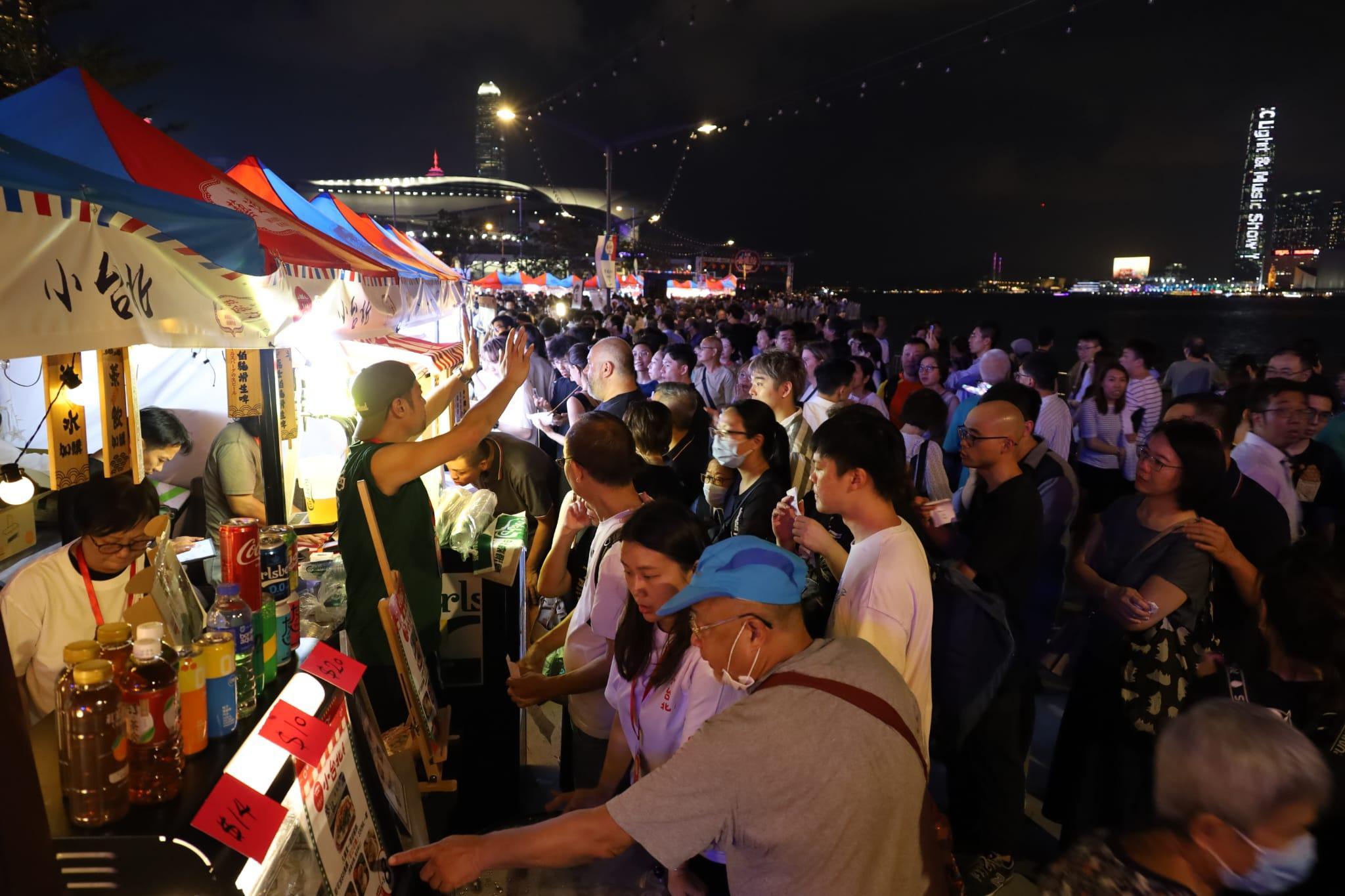 香港夜繽紛|海濱發展小組:簽訂協議時已提到國慶要暫停營業一段時間 商戶簽署時已知