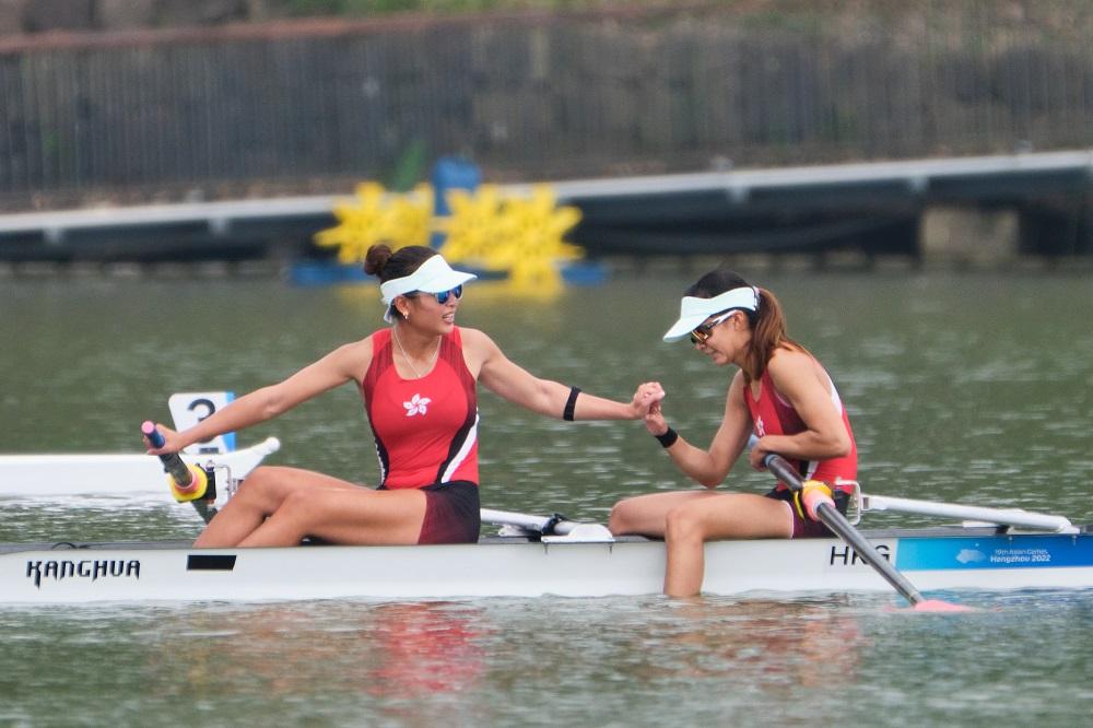香港賽艇代表張海琳與梁瓊允。(港協暨奧委會圖片)