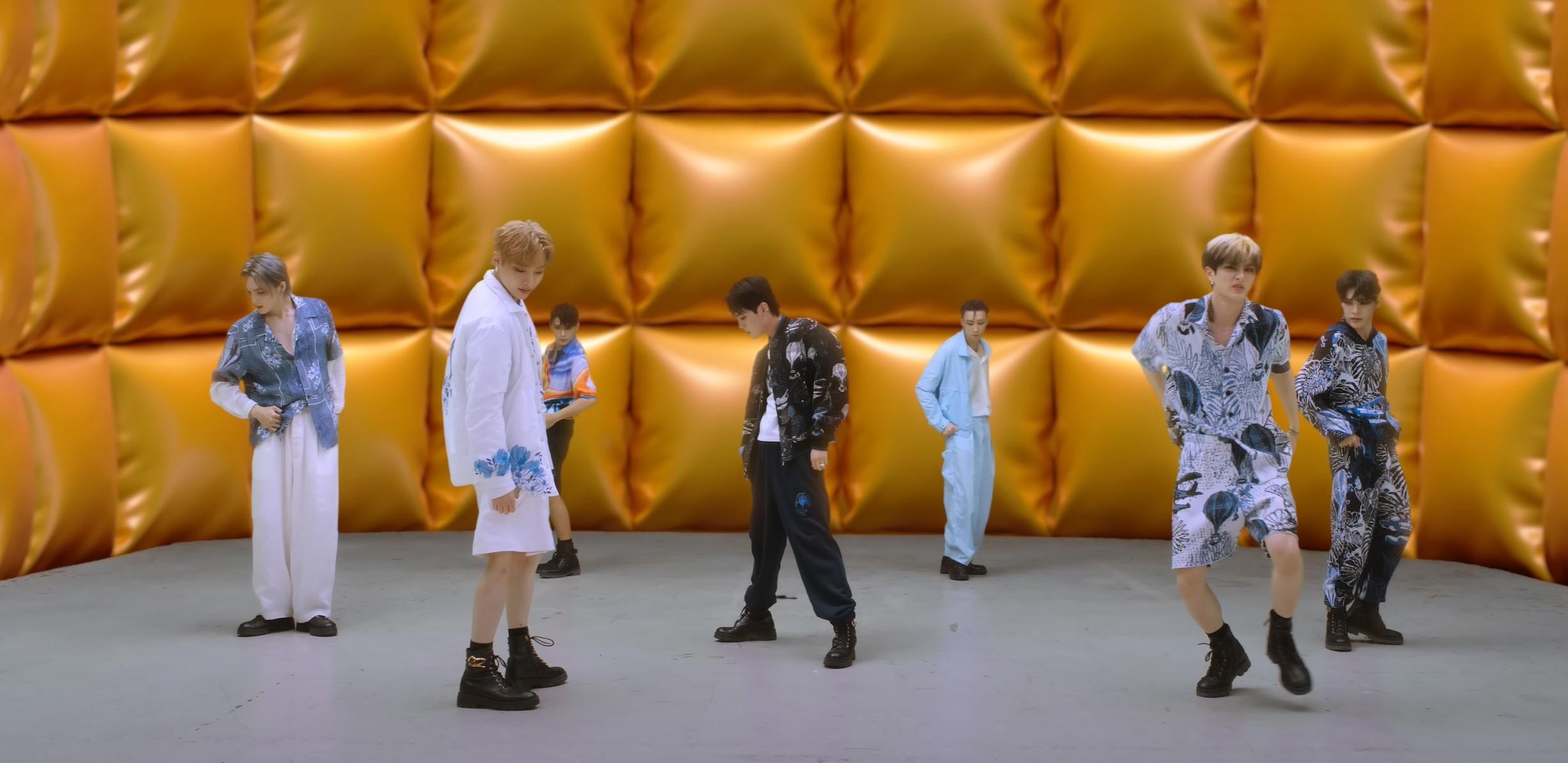 《LEMONADE》大展南美風格。