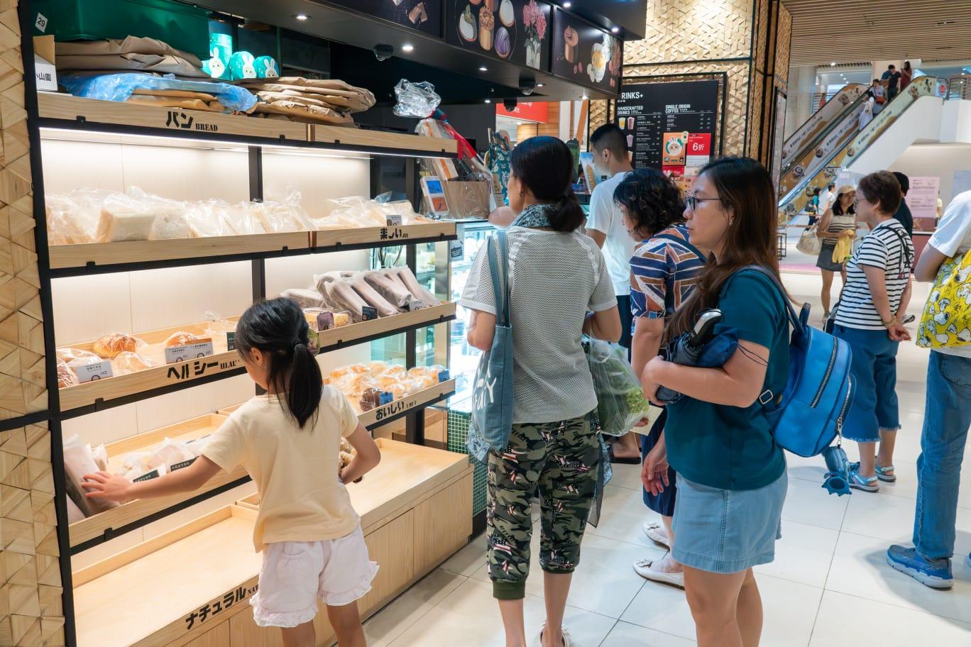 颱風蘇拉|風球下將軍澳巿面情況。(陳奕釗攝)