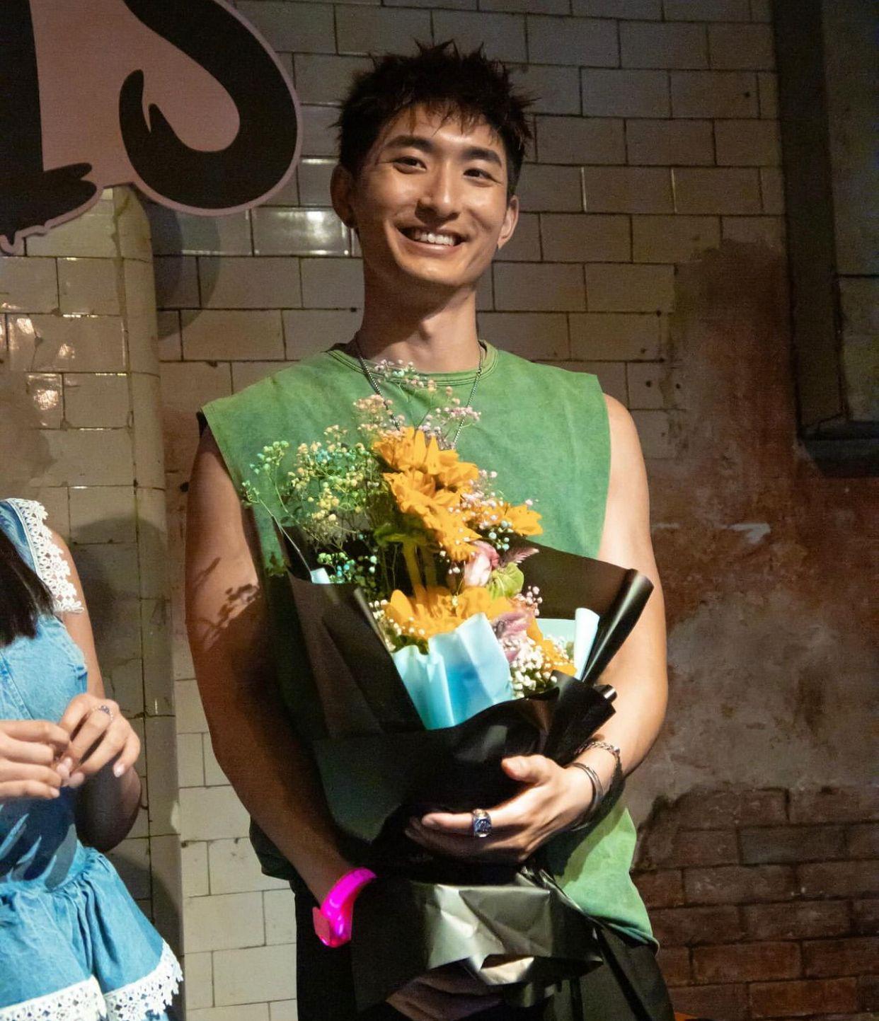 張馳豪參加TVB選秀節目《聲夢傳奇》入行。