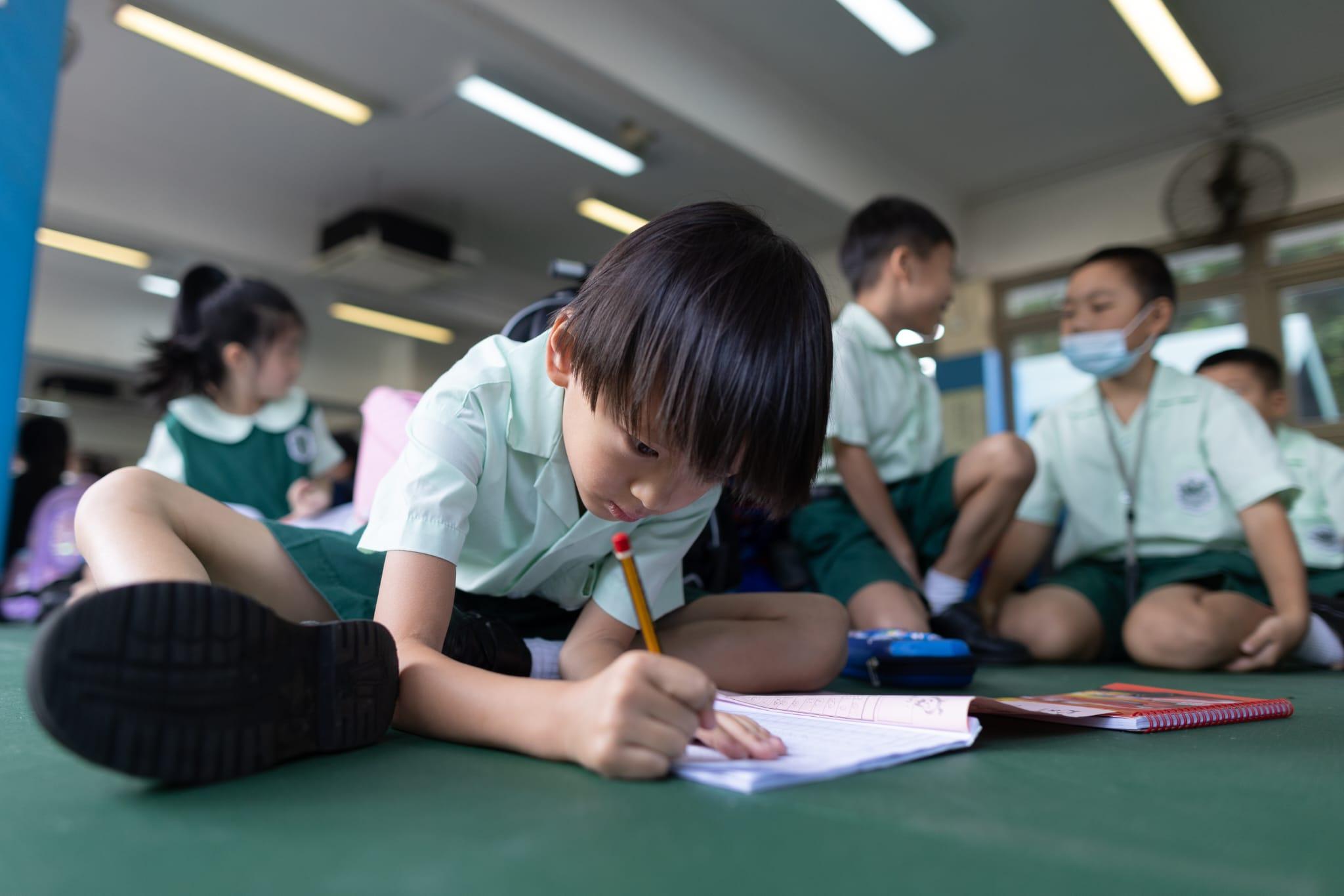 全港中小學及幼稚園的開學日今日開學。(蘇文傑攝)