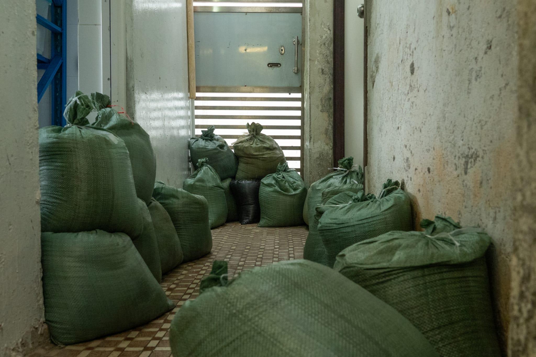 颱風蘇拉|八號風球下鯉魚門三家村的情況。(陳奕釗攝)