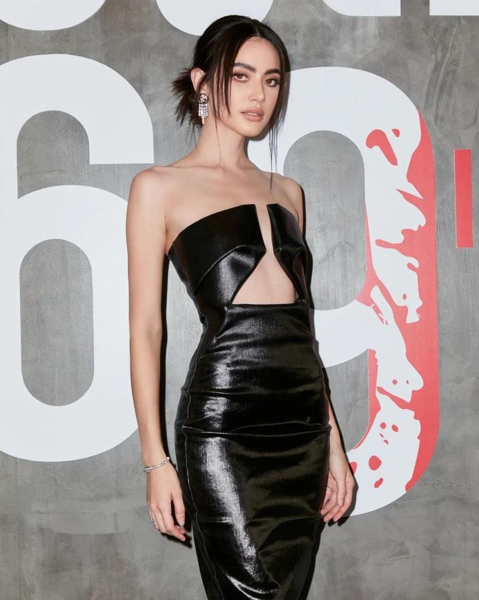 Davika Hoorne以超感打扮出席宣傳活動。